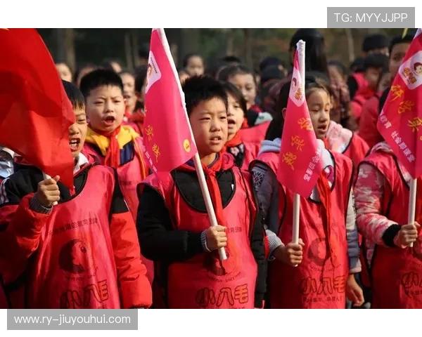 围绕红色中筒足球袜探索舒适支撑与竞技表现全面提升方案实用建议 围绕红色中筒足球袜探索舒适支撑与竞技表现全面提升方案实用建议